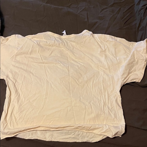 2 for 15$// Light Yellow t-shirt - Picture 3 of 3